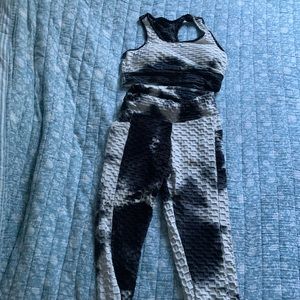 Never wear work out yoga leggings padded top